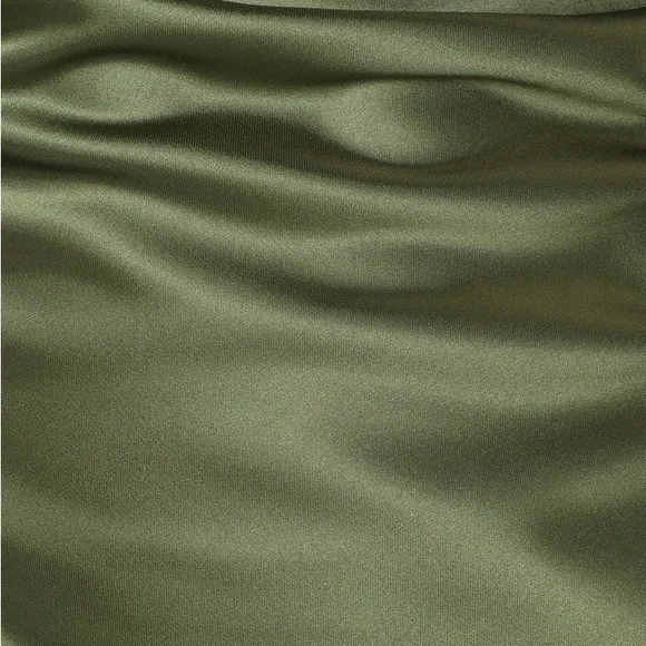 Petal & Pup Selma Off Shoulder Maxi Dress - Picture 6 of 13